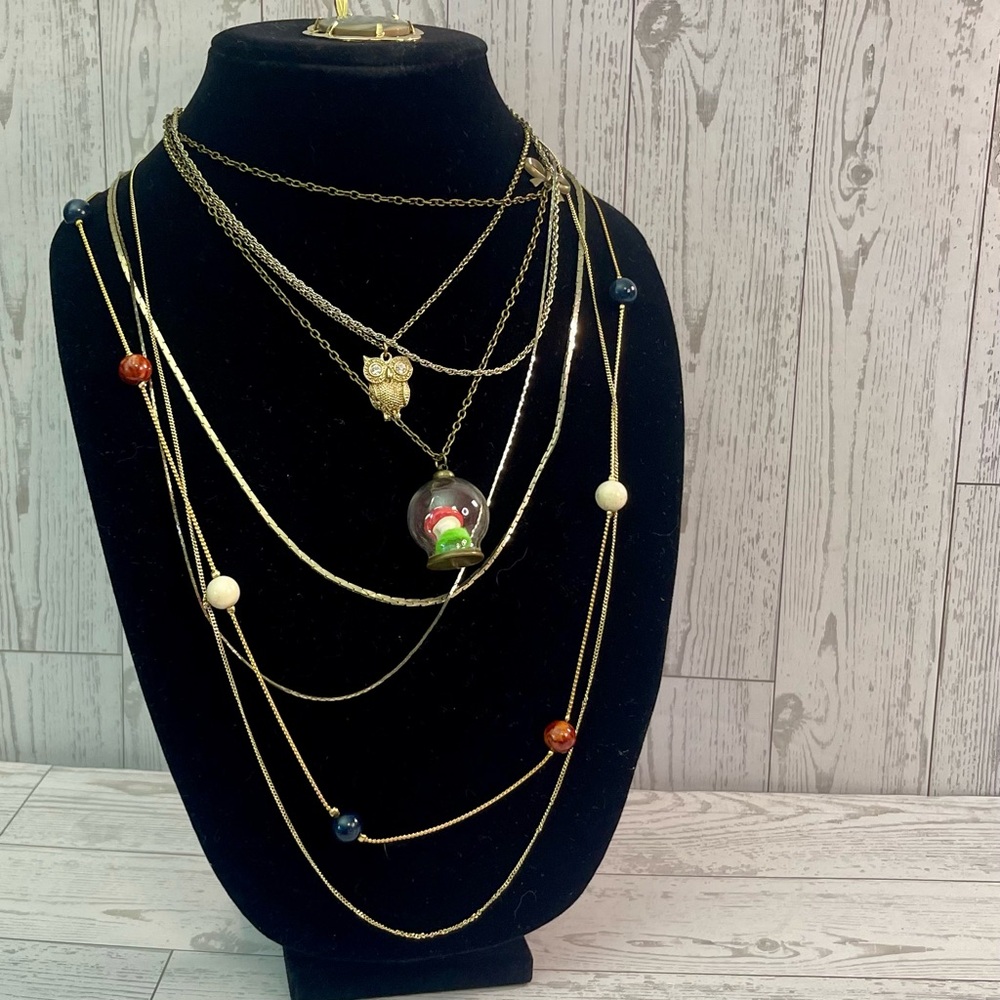 Unbranded Costume Lot, 7 Necklaces, 1 Pendant
